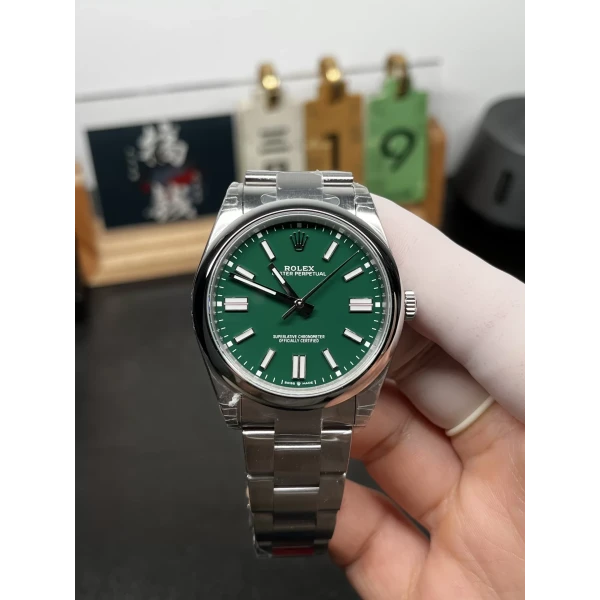 VS Factory Rolex Oyster Perpetual 41mm “Rolex Green” Lacquer Dial Smooth Bezel Oyster Bracelet (124300) 1:1 Super Clone – DD3230 Movement