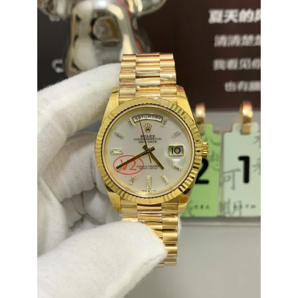 VS Factory Rolex Day-Date 40 Yellow Gold White Baguette Diamond Dial (228238) V2 1:1 Super Clone – DD3255 Movement