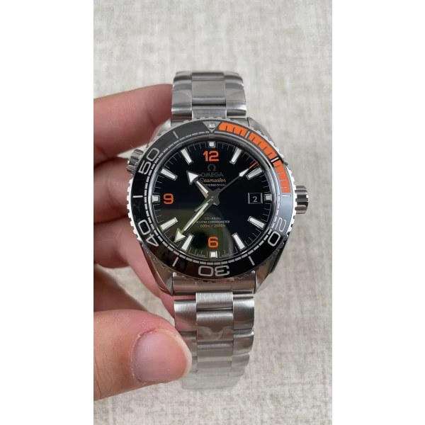 VS Factory Omega Seamaster Planet Ocean 600M 43.5mm Black Dial Orange Quarter Bezel (215.30.44.21.01.002) 1:1 Super Clone – DD8900 Movement