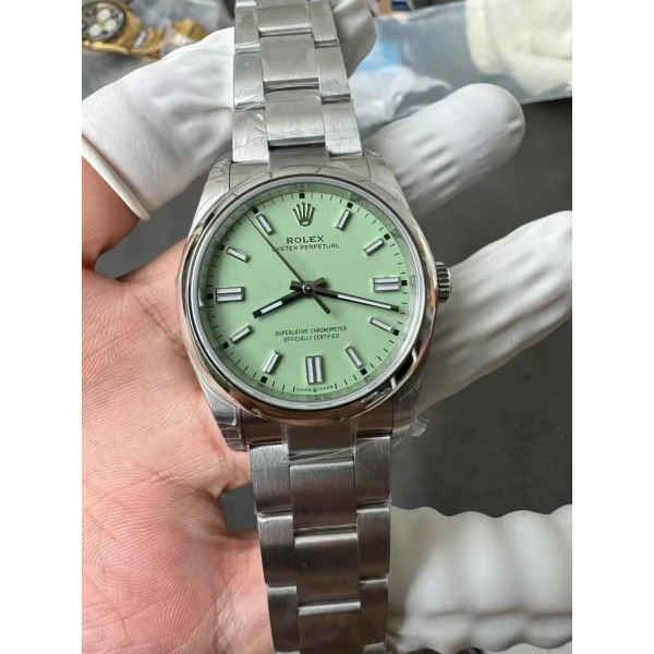 VS Factory Rolex Oyster Perpetual 36mm Green Lacquer Dial Smooth Bezel Oyster Bracelet (126000) 1:1 Super Clone – DD3230 Movement